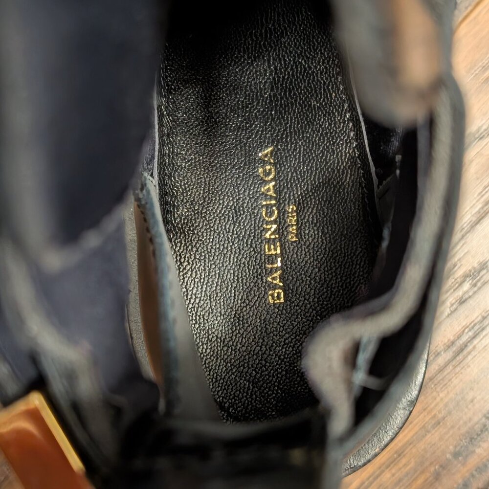 BALENCIAGA - Picture 3 of 8